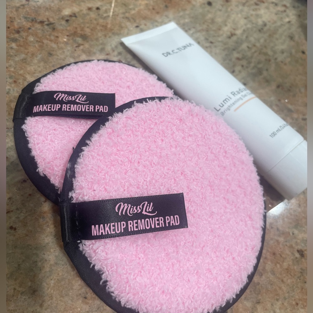 Set of 2 Face Cleaning Pads
